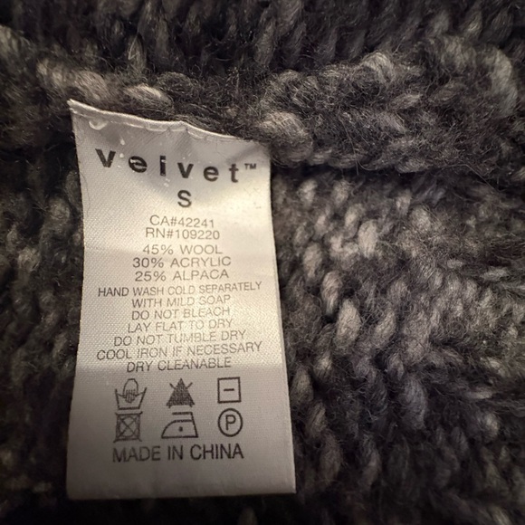 Velvet fisherman cable oversized sweater - Picture 6 of 6